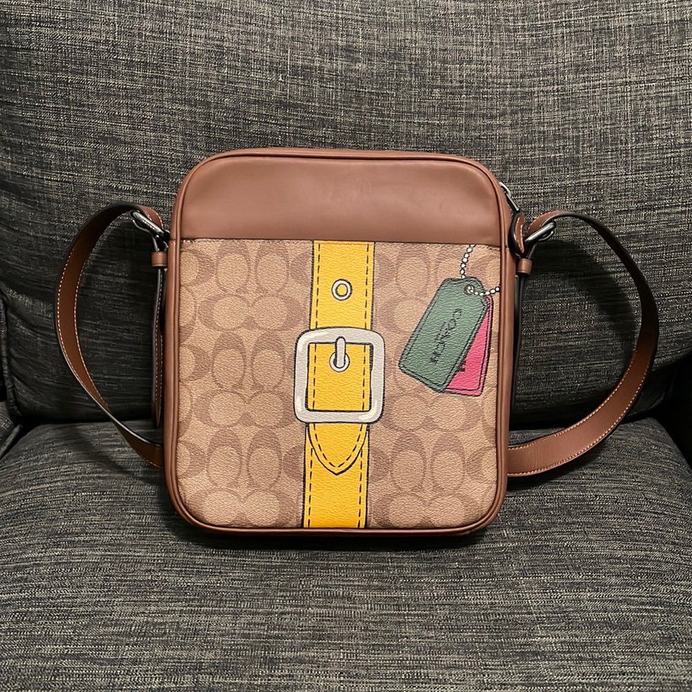 Coach Hudson Crossbody 21 In Signature Canvas With Trompe L'oeil Print